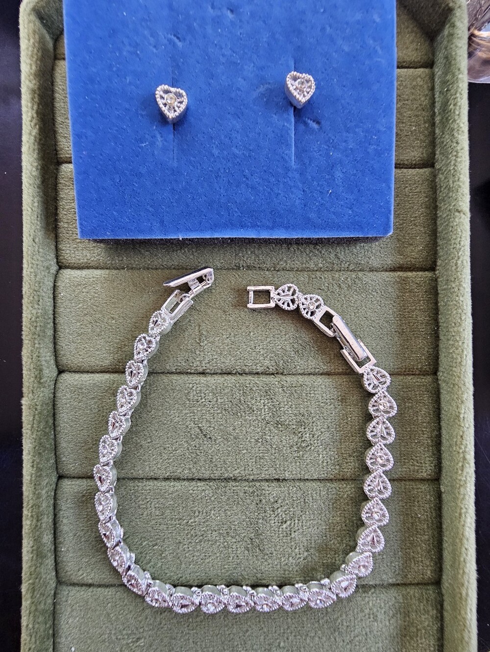Vintage Avon Bracelet And Earring Set